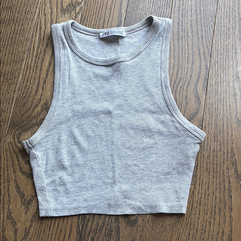 Zara Gray Sleeveless Fitted Crop Tank Top. Smoke and pet free home!